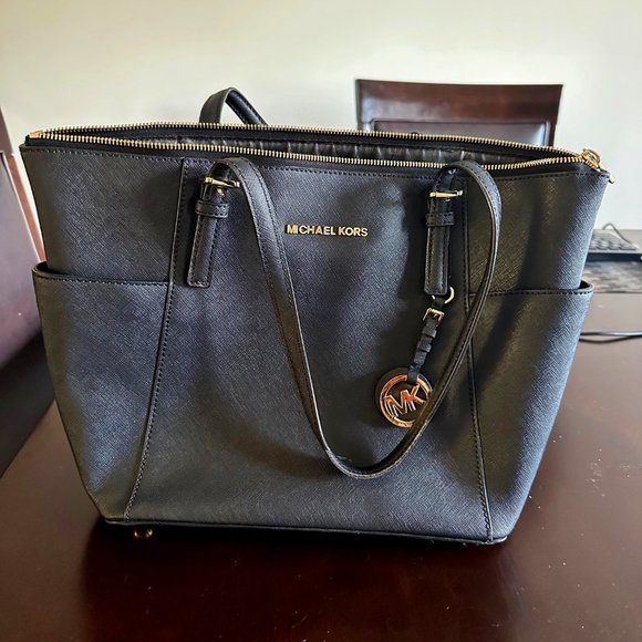 Michael Kors Jet Set Top-Zip Saffiano Leather Medium Tote 30F2GTTT8L (Black) - Picture 1 of 2